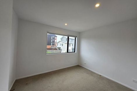 Photo of property in 5 Eileen Newey Place, Henderson, Auckland, 0612