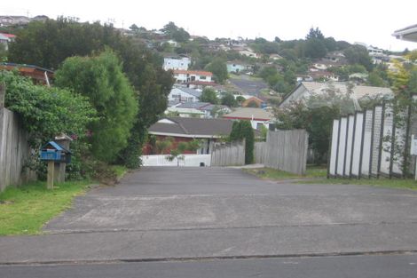 Photo of property in 2/113 Athena Drive, Totara Vale, Auckland, 0629