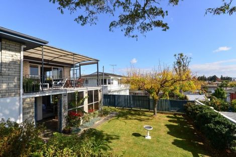 Photo of property in 18 Gilbass Avenue, Hamilton Lake, Hamilton, 3204