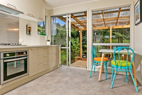 Photo of property in 8 Jayne Place, Torbay, Auckland, 0630