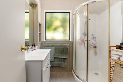 Photo of property in 110 Harbour View Road, Omokoroa, 3114