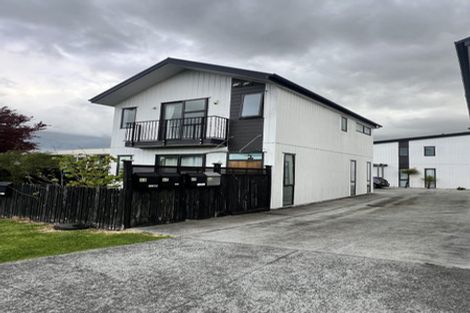 Photo of property in 4e Montmere Avenue, Te Atatu Peninsula, Auckland, 0610