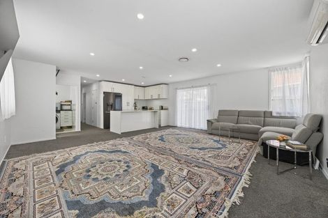 Photo of property in 2/47 Larne Avenue, Pakuranga Heights, Auckland, 2010