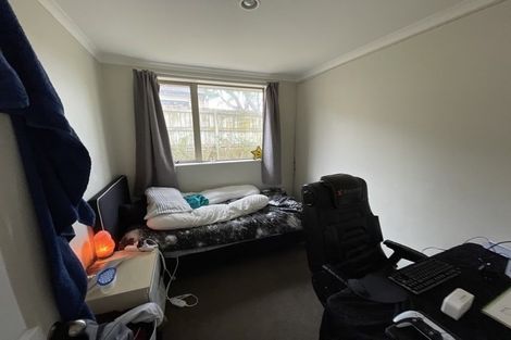 Photo of property in 28 Kathleen Reece Place, Waiuku, 2123