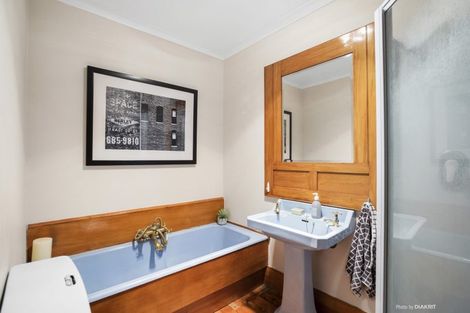 Photo of property in 15 Herald Terrace, Berhampore, Wellington, 6023