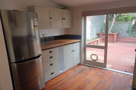 Photo of property in 22 Edinburgh Terrace, Berhampore, Wellington, 6023