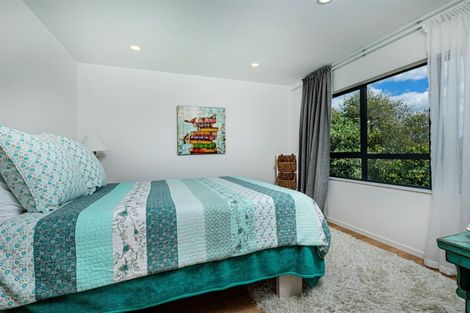 Photo of property in 22 View Ridge Drive, Ranui, Auckland, 0612