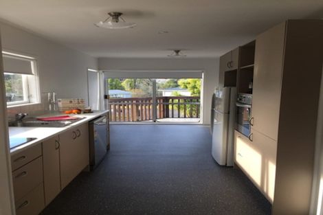 Photo of property in 71 Vandeleur Avenue, Birkdale, Auckland, 0626