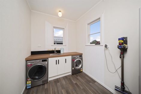 Photo of property in 38 Dixon Avenue, Hawera, 4610