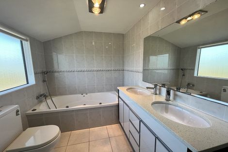 Photo of property in 231a Lake Road, Belmont, Auckland, 0622