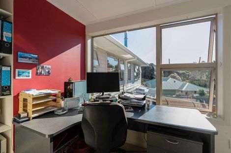 Photo of property in 2 Sydney Crescent, Raumati South, Paraparaumu, 5032