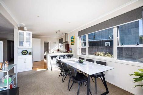 Photo of property in 15 Mclean Street, Strandon, New Plymouth, 4312