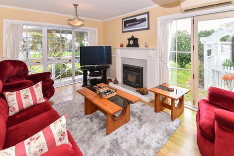 Photo of property in 1 Tington Avenue, Wattle Downs, Auckland, 2103