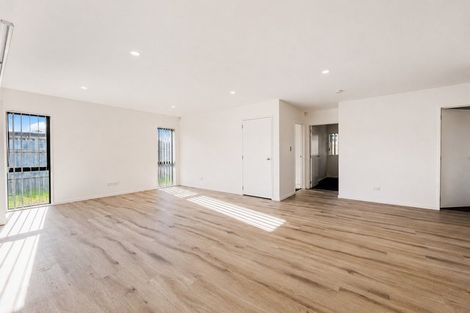 Photo of property in 32 Black Beech Crescent, Takanini, 2110