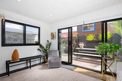 Photo of property in 1a Port Street, Mount Victoria, Wellington, 6011