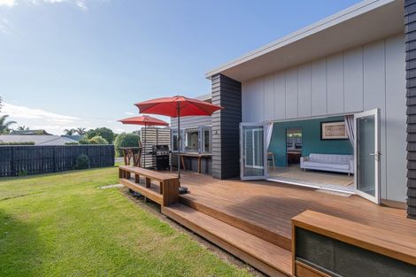 Photo of property in 56 Hahei Beach Road, Hahei, Whitianga, 3591