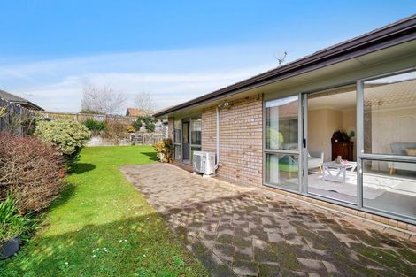 Photo of property in 74 Hillwell Drive, Henderson, Auckland, 0612