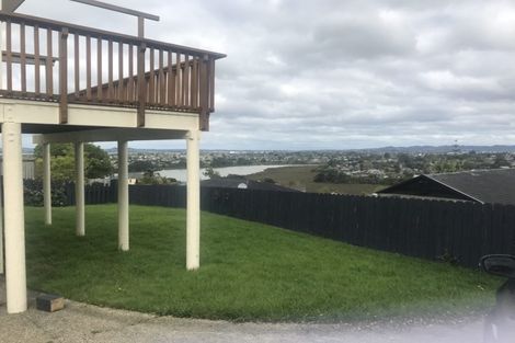 Photo of property in 123 Luckens Road, West Harbour, Auckland, 0618