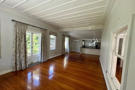 Photo of property in 31 Coote Road, Bluff Hill, Napier, 4110