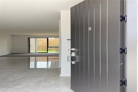 Photo of property in 8/1 Sylvan Crescent, Te Atatu South, Auckland, 0610