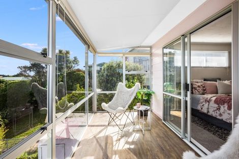 Photo of property in 6 De Castro Place, Titahi Bay, Porirua, 5022