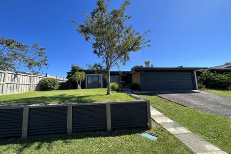 Photo of property in 5 Booralee Avenue, Botany Downs, Auckland, 2010