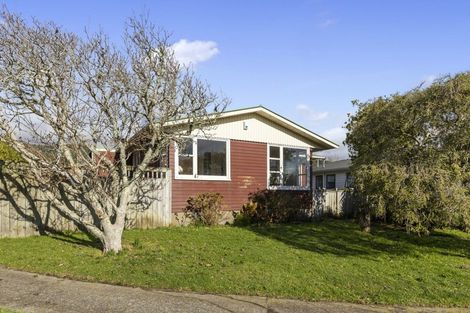 Photo of property in 22 Tanekaha Street, Stokes Valley, Lower Hutt, 5019