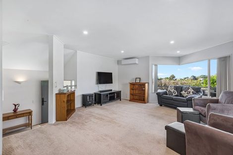 Photo of property in 8 Jean Place, Stanmore Bay, Whangaparaoa, 0932