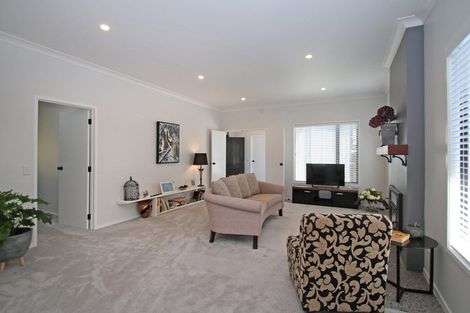 Photo of property in 27 Lakemere Way, Kinloch, Taupo, 3377