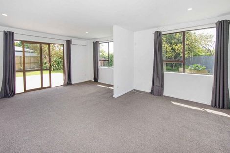Photo of property in 9 Momorangi Crescent, Redwood, Christchurch, 8051