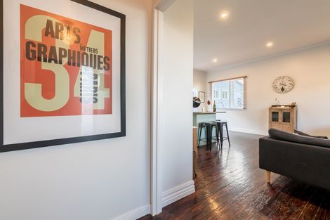 Photo of property in 48 Eastglen Road, Glen Eden, Auckland, 0602