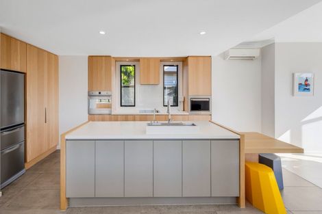 Photo of property in 27b Tamaki Bay Drive, Pakuranga, Auckland, 2010