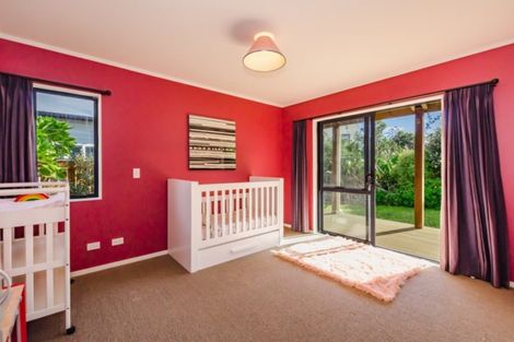 Photo of property in 147 Field Way, Waikanae Beach, Waikanae, 5036