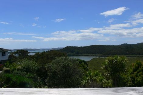 Photo of property in 1 Waterview Place, Haruru, 0204