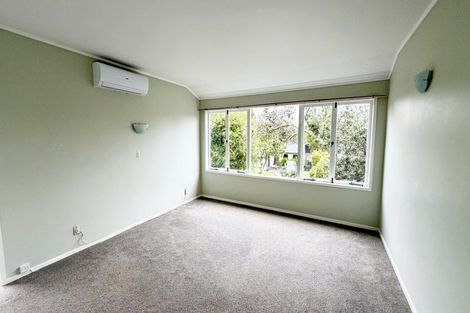 Photo of property in 19 Mappin Place, Chatswood, Auckland, 0626