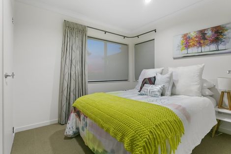 Photo of property in 23 Trotting Terrace, Fairview Heights, Auckland, 0632