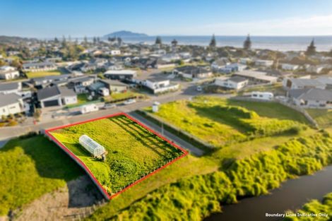 Photo of property in 15 Seagrass Place, Otaki Beach, Otaki, 5512