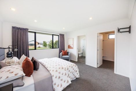 Photo of property in 22 Pegasus Place, Kelvin Grove, Palmerston North, 4414