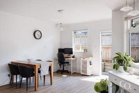 Photo of property in 22 Queen Road, Bellevue, Tauranga, 3110