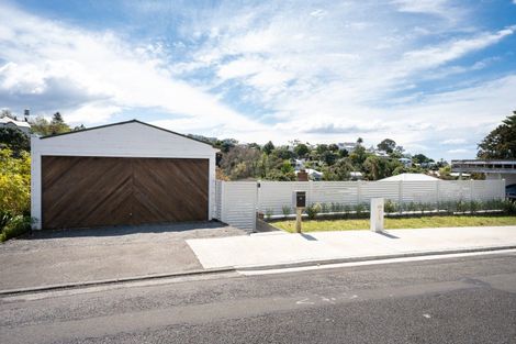 Photo of property in 12 Hadfield Terrace, Bluff Hill, Napier, 4110