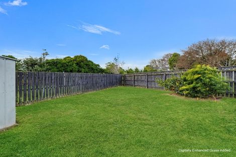 Photo of property in 12 Holland Crescent, Bulls, 4818