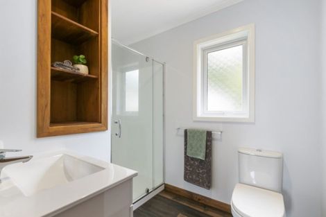 Photo of property in 18 Lees Grove, Wainuiomata, Lower Hutt, 5014