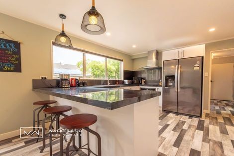 Photo of property in 1 Roband Crescent, Brown Owl, Upper Hutt, 5018