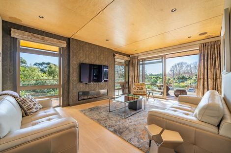 Photo of property in 10 Ferndale Drive, Waikanae, 5036