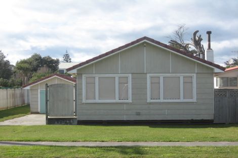 Photo of property in 114 Rua Avenue, Waitarere Beach, Levin, 5510
