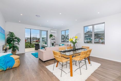 Photo of property in 42 Schoolside Road, Kumeu, 0810