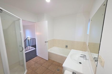 Photo of property in 14 Murrayfield Lane, Manurewa, Auckland, 2105