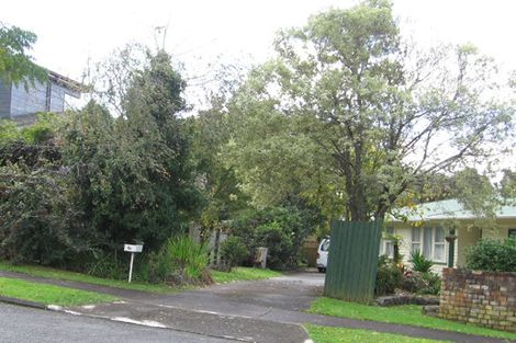 Photo of property in 1/8 Borrowdace Avenue, Botany Downs, Auckland, 2010