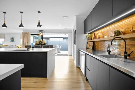 Photo of property in 14 Ruge Court, Cambridge, 3434