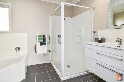 Photo of property in 431a Great South Road, Opaheke, Papakura, 2113